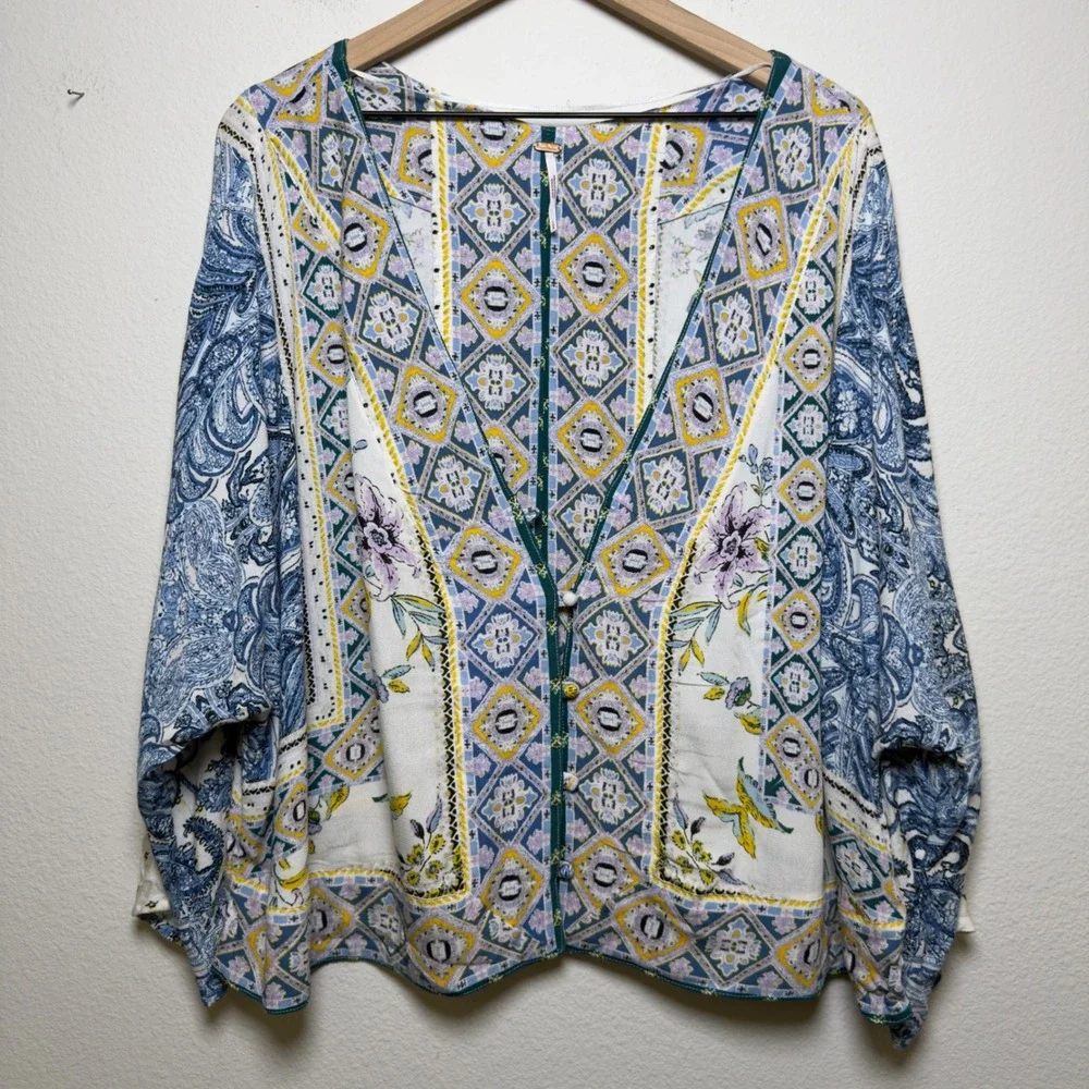 Free People Women Lola Floral Top Large Blue Patchwork Paisley‎ Button Front